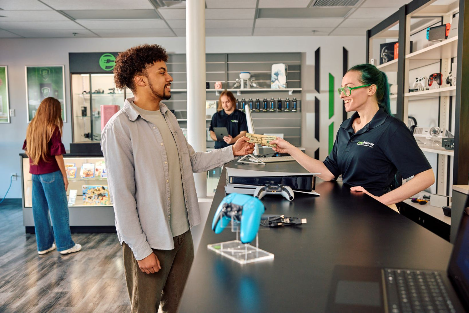 paymore employee paying a customer